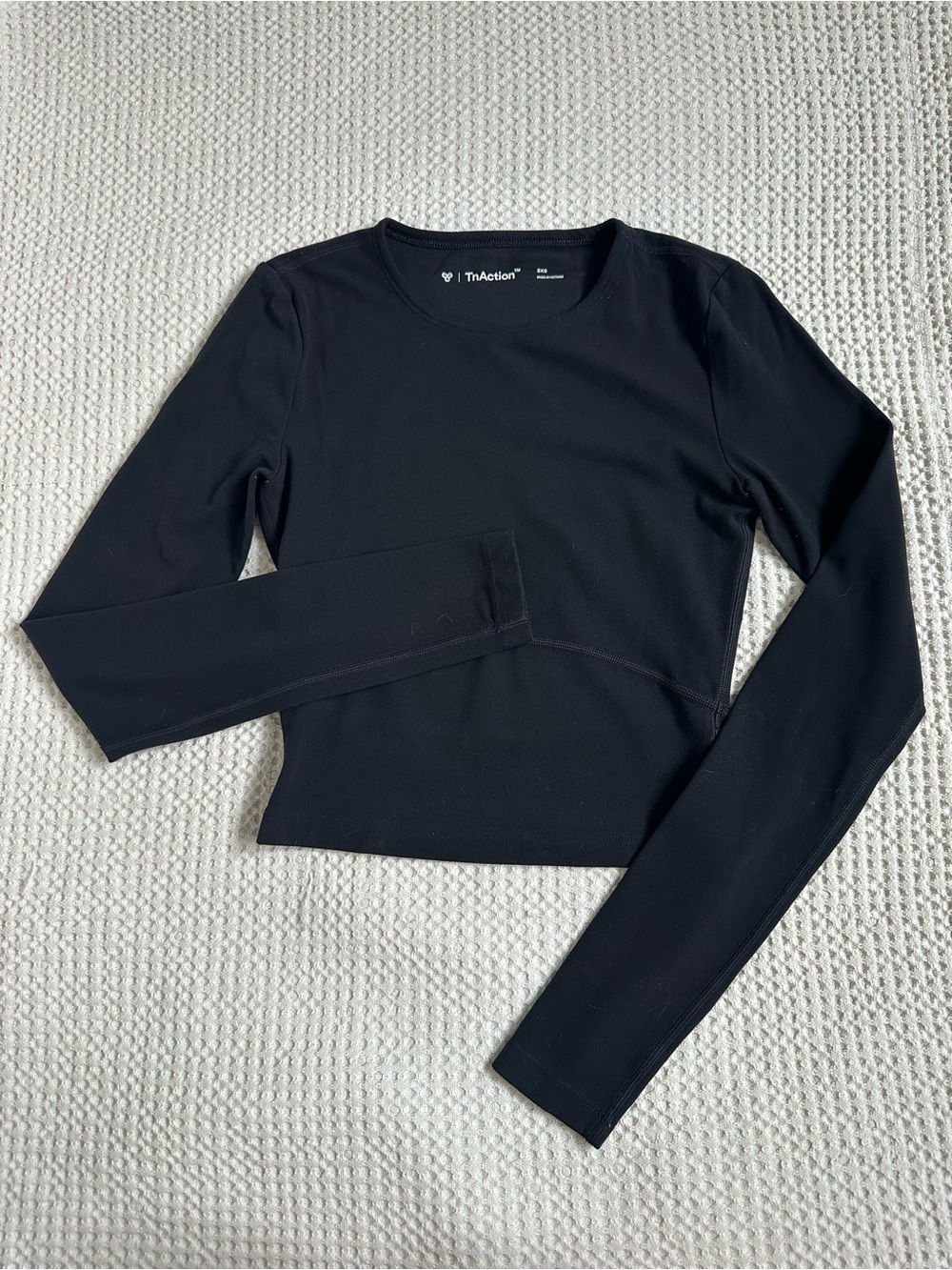 Aritzia TNAction Black Long Sleeve Crop Top